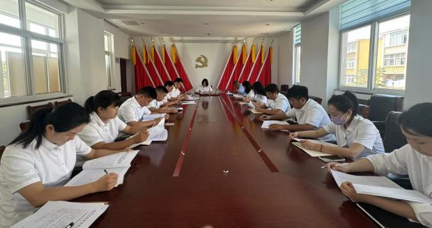 国益公司组织全体员工学习全市干部大会会议精神